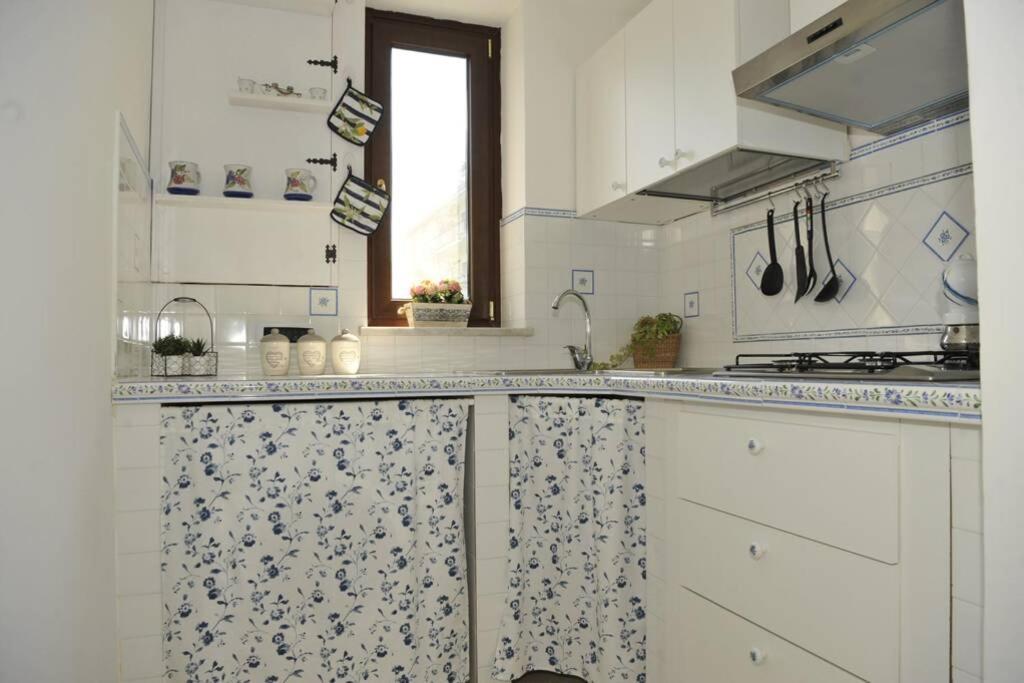 Mary House - Grazioso Appartamento Con Garage Sant'Agnello Exterior photo