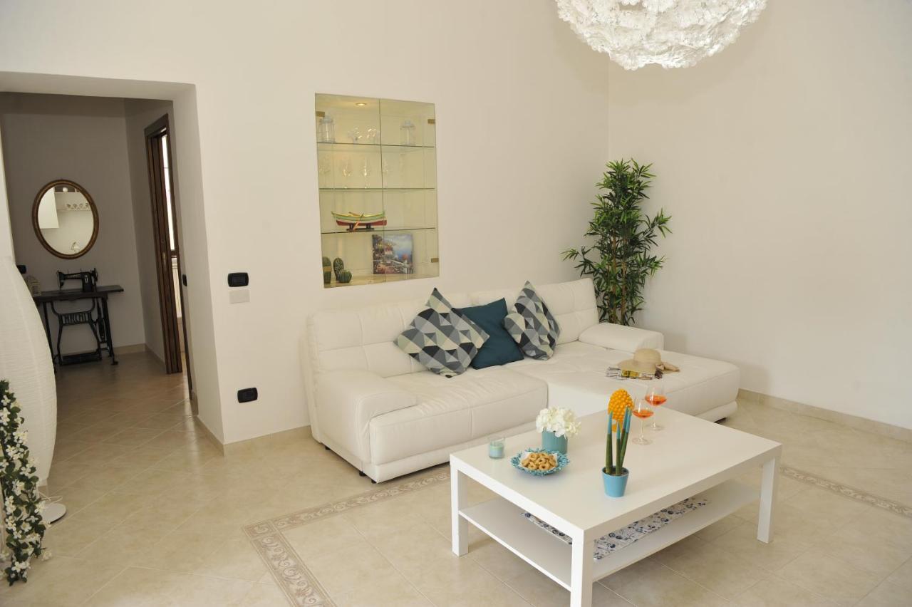 Mary House - Grazioso Appartamento Con Garage Sant'Agnello Exterior photo