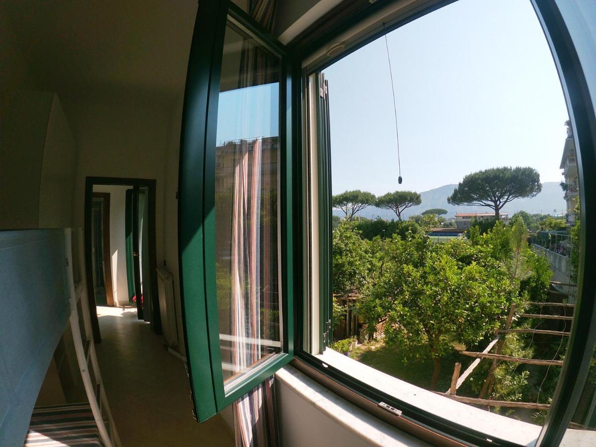 Mary House - Grazioso Appartamento Con Garage Sant'Agnello Exterior photo
